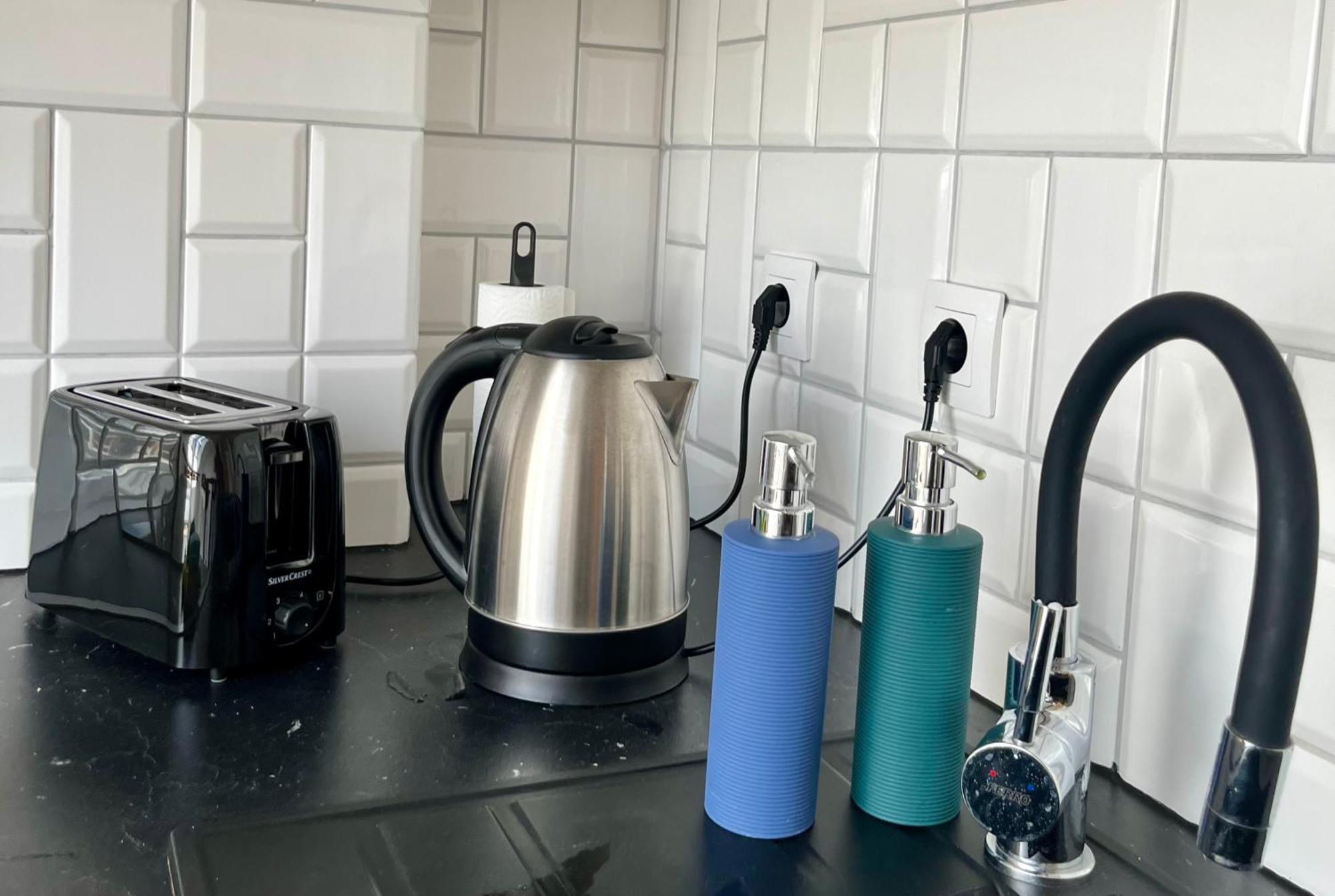 Feelhome Apartment With Kitchen 克拉科夫 外观 照片