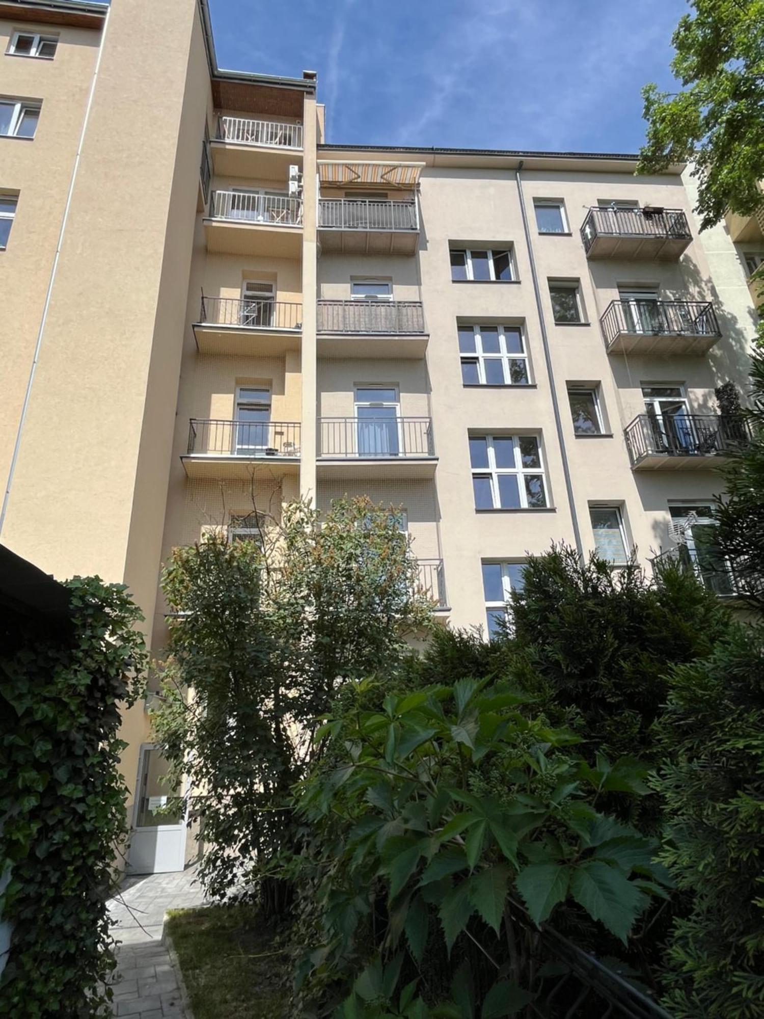 Feelhome Apartment With Kitchen 克拉科夫 外观 照片